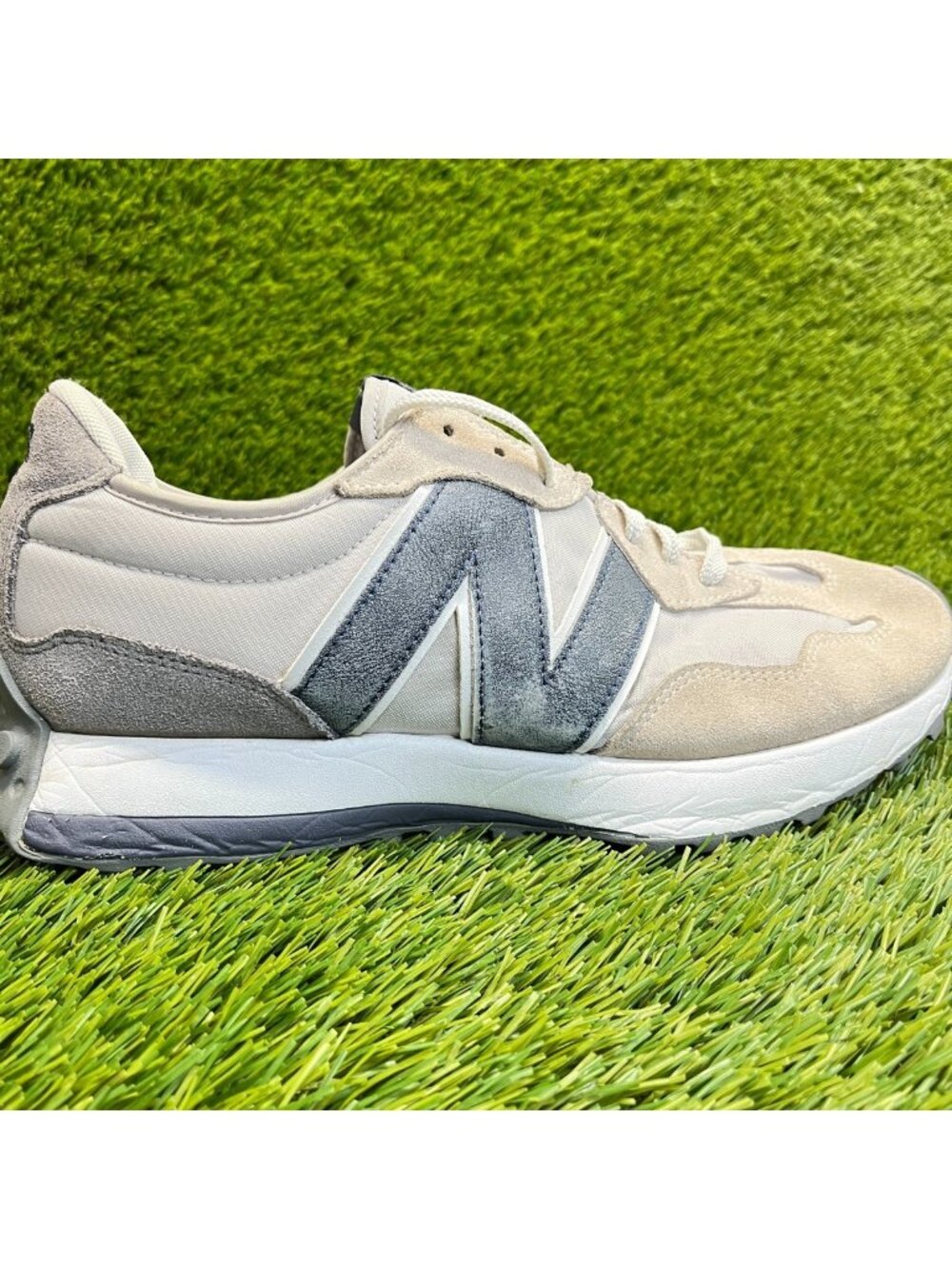 New Balance 327 Mens Size 10.5 Gray White Athletic Running Walking hoes Sneakers